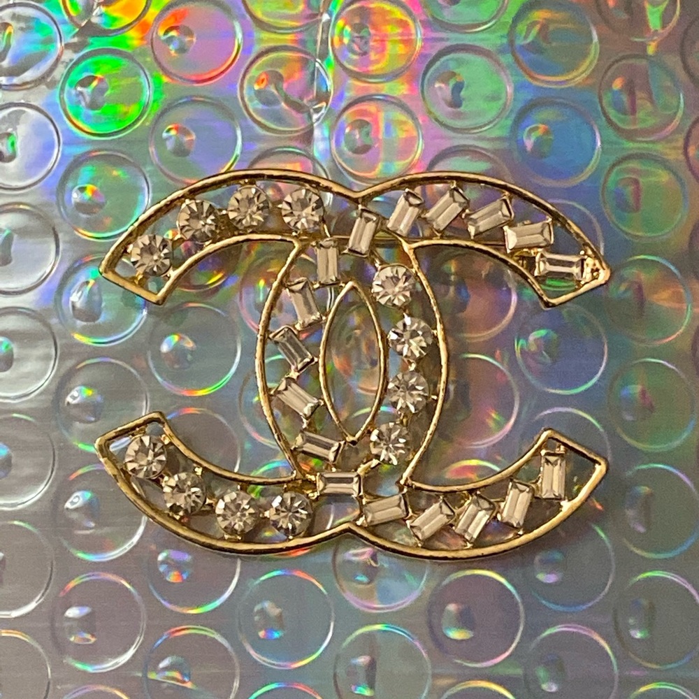 CC logo broach